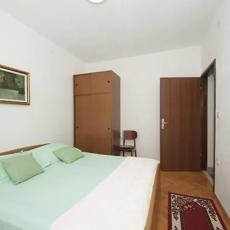 Apartament Sreca - 150m From Mirce